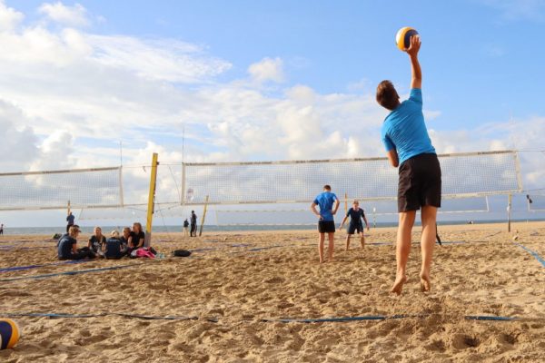 Gaan wandelen gangpad Handvol De Beachvolleybalschool | Spelen